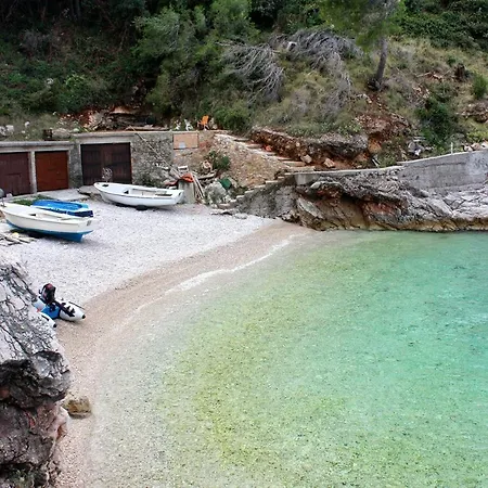 Seaside Secluded Cove Virak, Hvar - 6969 Апартаменты Gdinj