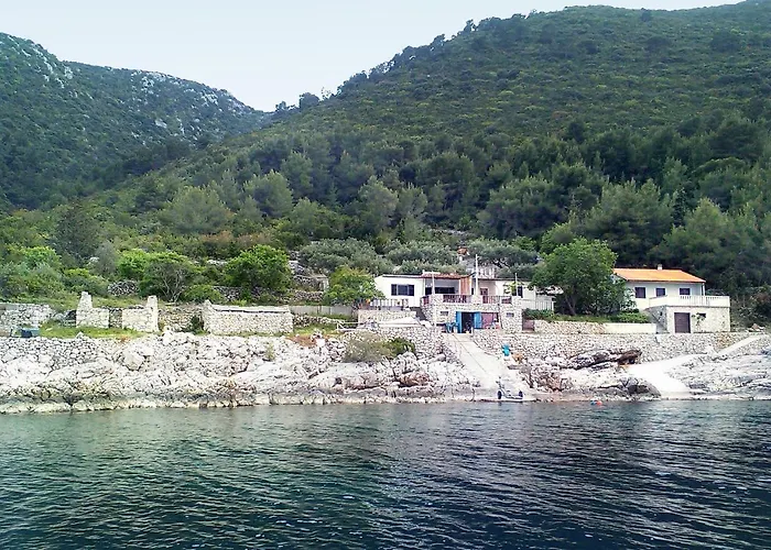 Seaside Secluded Cove Virak, Hvar - 6969 Апартаменты Gdinj