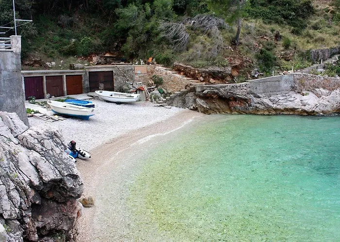 Seaside Secluded Cove Virak, Hvar - 6969 Апартаменты Gdinj